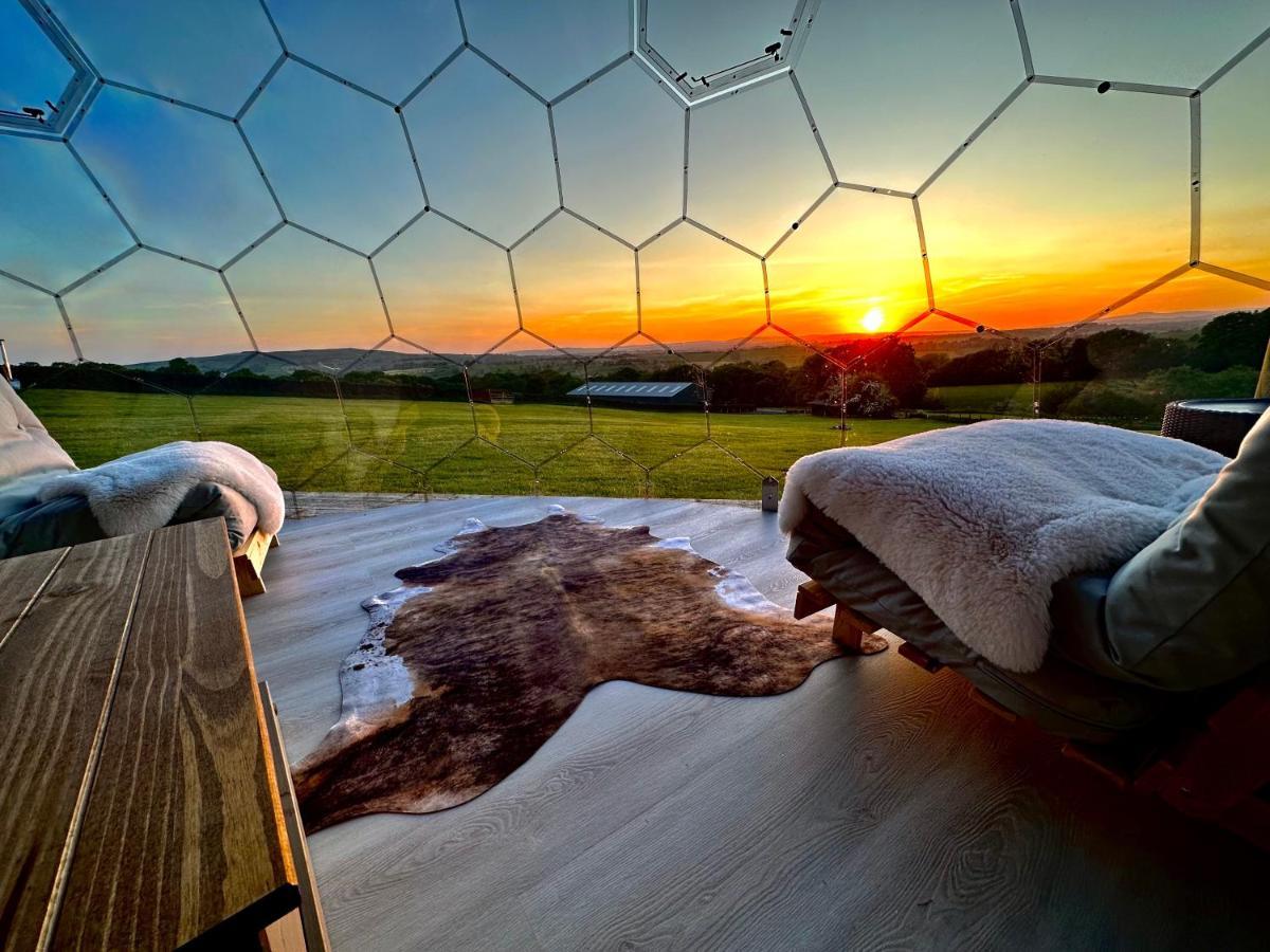 Deerstone Glamping-Pinhaw Beacon Dome Hot Tub Hotel Earby Exterior foto