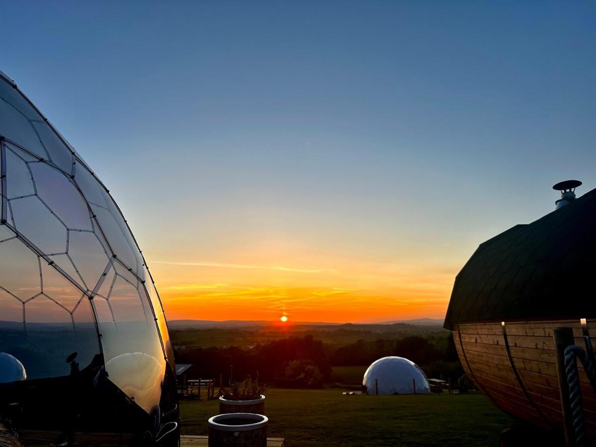 Deerstone Glamping-Pinhaw Beacon Dome Hot Tub Hotel Earby Exterior foto
