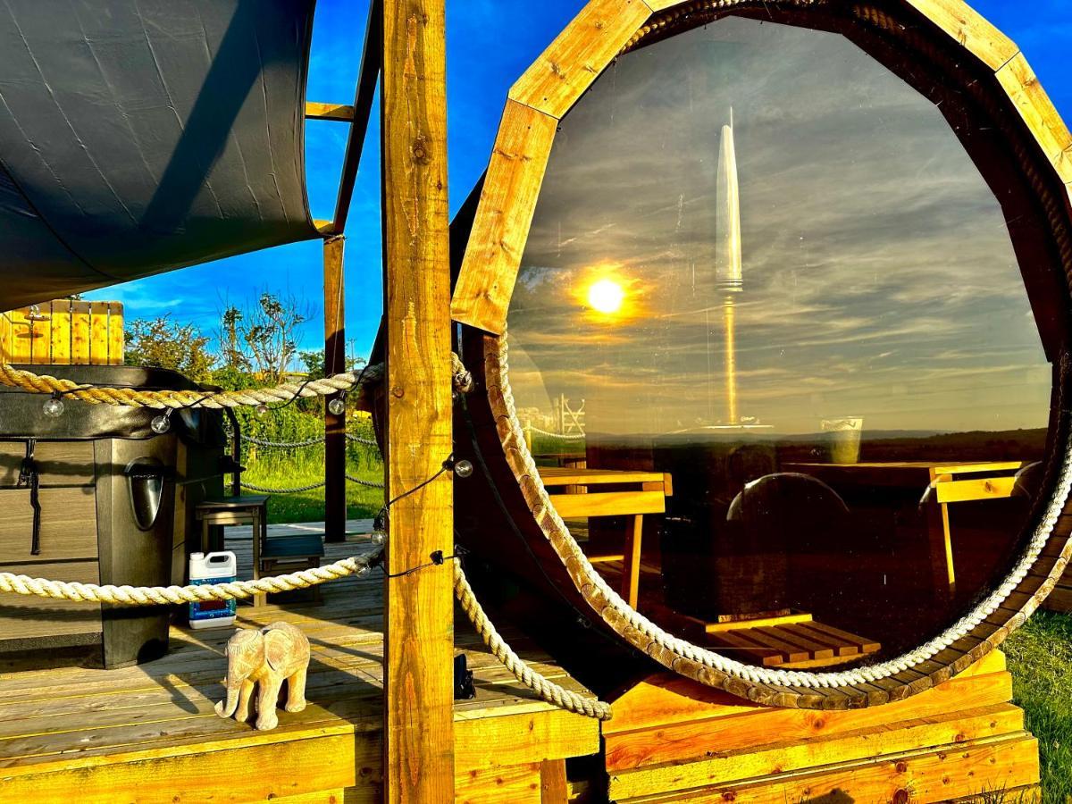 Deerstone Glamping-Pinhaw Beacon Dome Hot Tub Hotel Earby Exterior foto