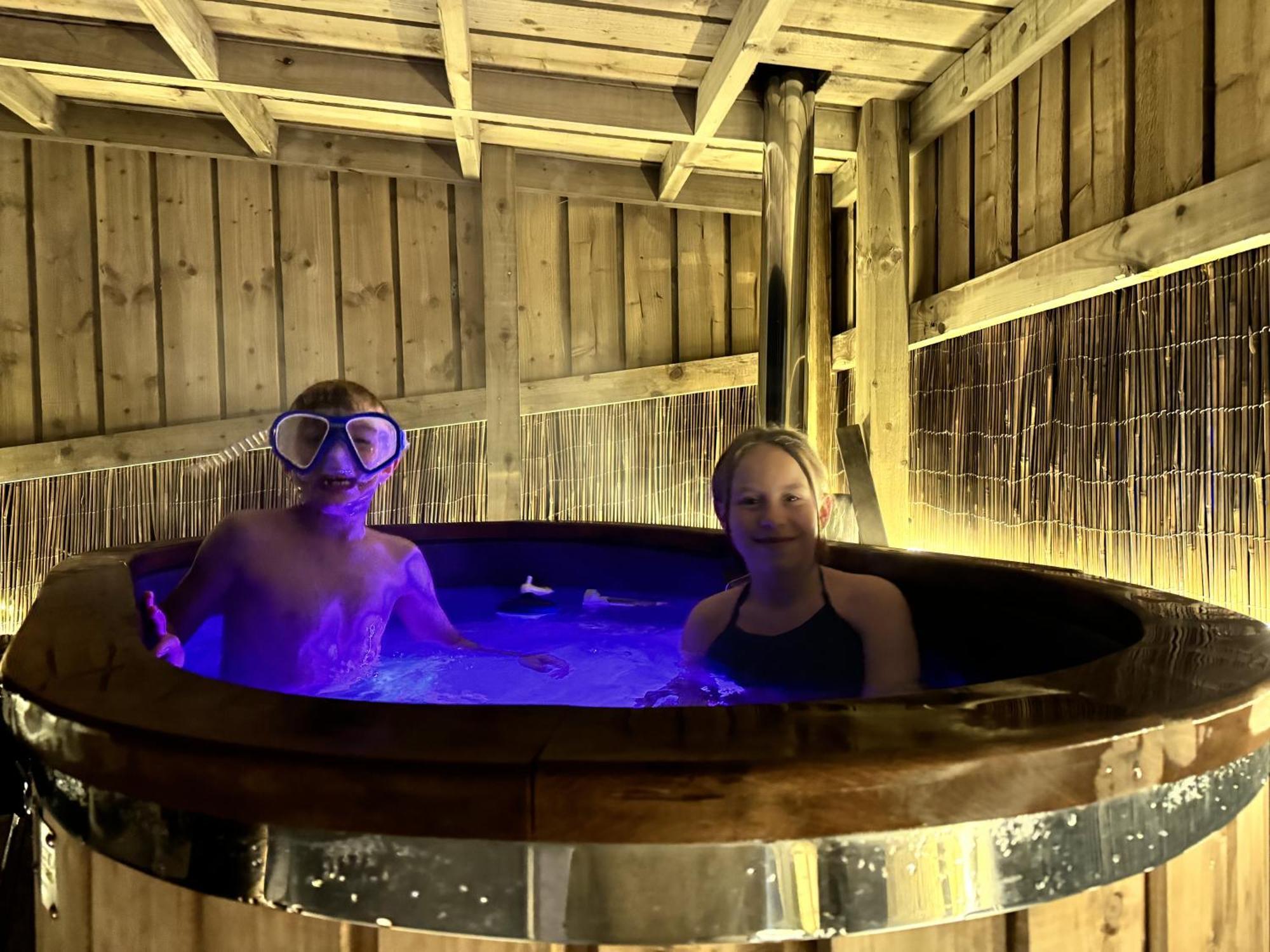 Deerstone Glamping-Pinhaw Beacon Dome Hot Tub Hotel Earby Exterior foto